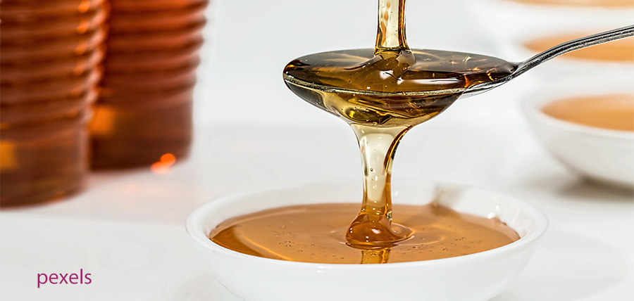 Μέλι: Θερμίδες, ιδιότητες, βιταμίνες και πιθανές παρενέργειες cover image