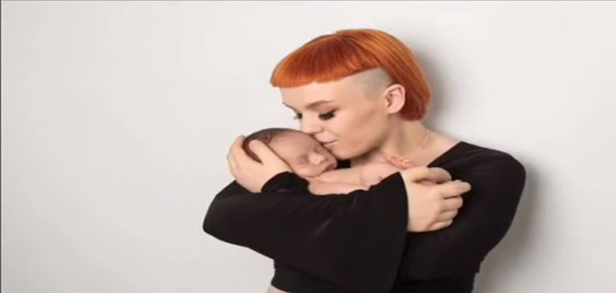 24χρονη single στο Νότιο Λονδίνο έγινε μαμά με «κιτ γονιμοποίησης» 30 λιρών που αγόρασε online cover image